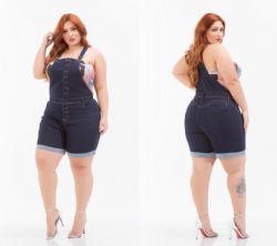 Jardineira Plus Size Jeans com Elastano Ref 03345